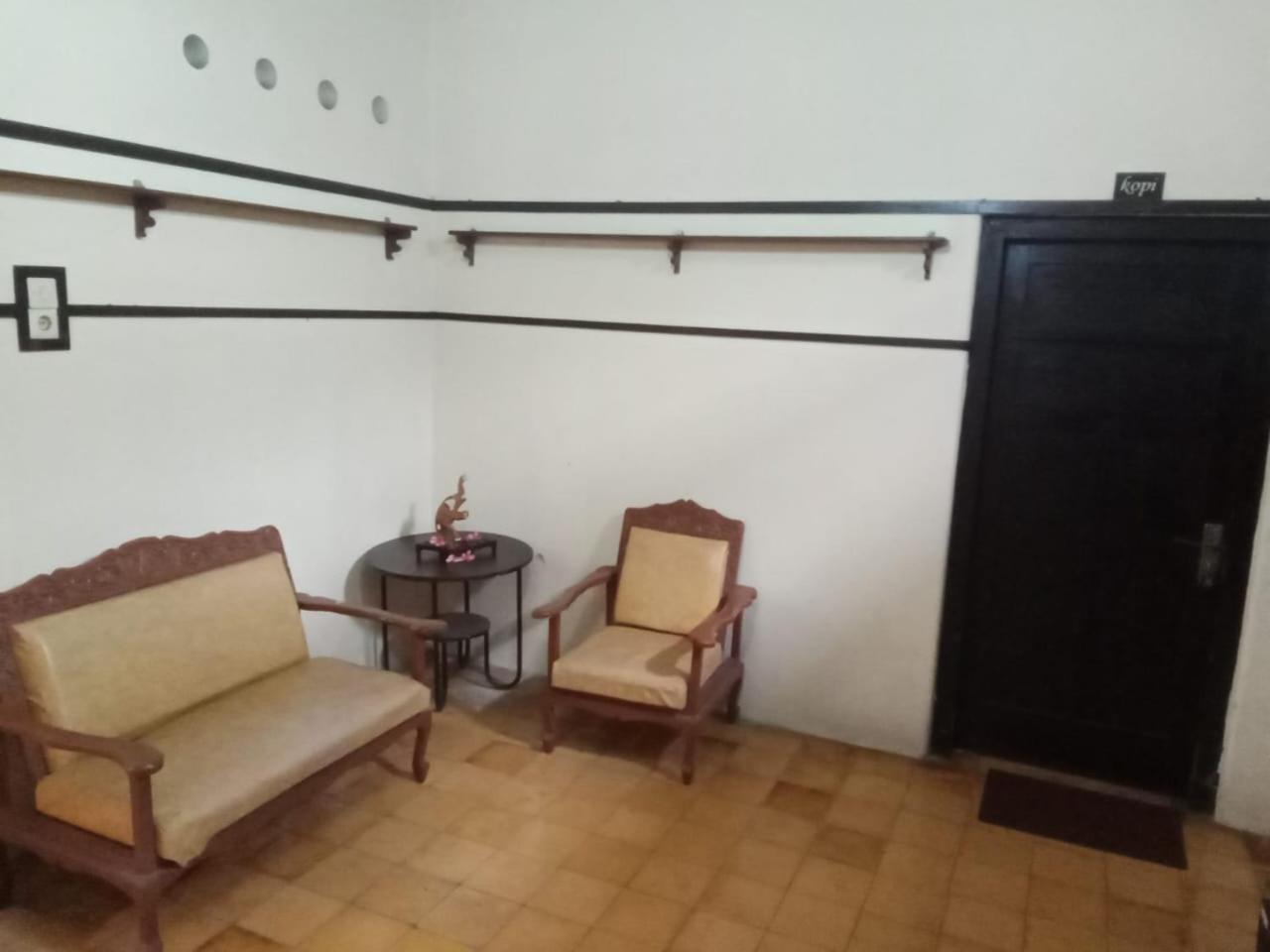 Apartamento Guru Ratna Munduk Exterior foto