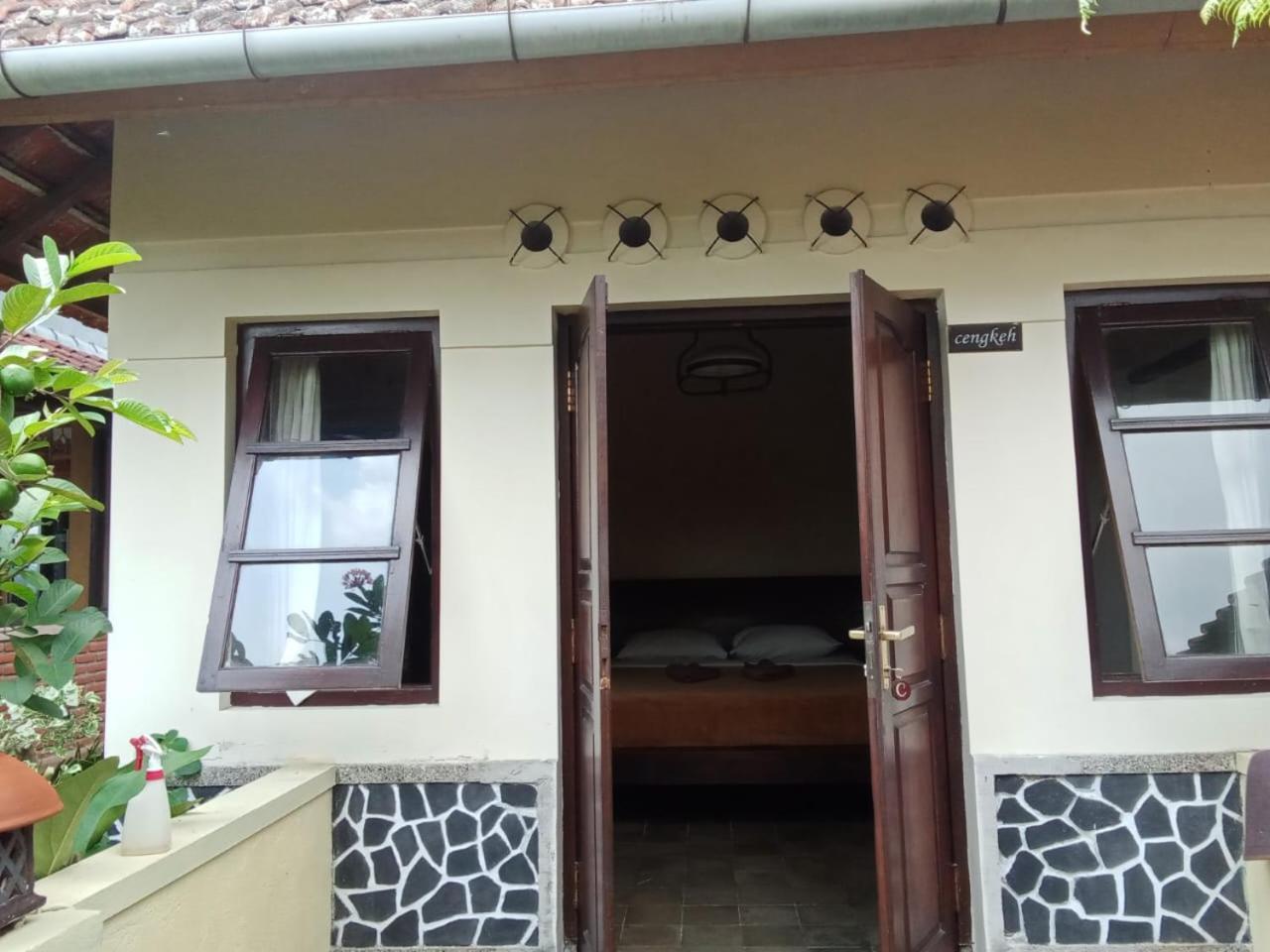 Apartamento Guru Ratna Munduk Exterior foto
