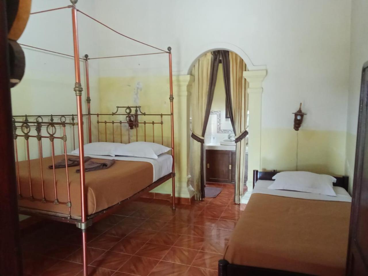 Apartamento Guru Ratna Munduk Exterior foto